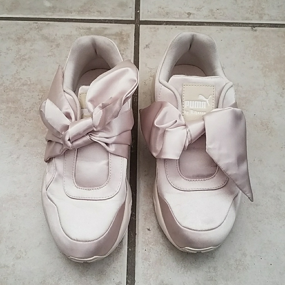 ❌ SOLD ❌Fenty Puma by Rihanna bow sneakers