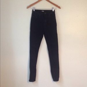 BDG Super High Rise Twig Black Jeans 25w 29L