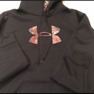 Men’s Under Armour Hooded Sweatshirt