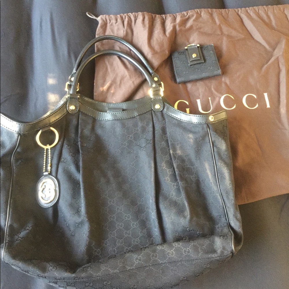 Large Gucci Sukey bag with wallet