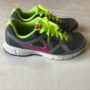 🍁EUC🌼Nike Revolution 🌼Running Shoes🍁