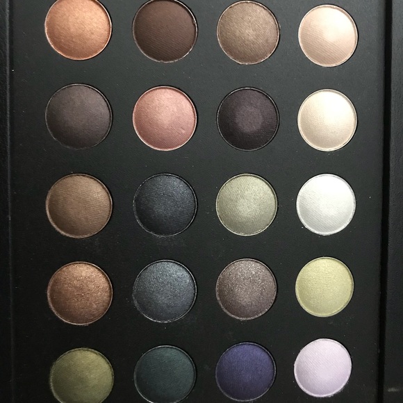 Pressed Pigments Makeup Artist Palette - Picture 3 of 4