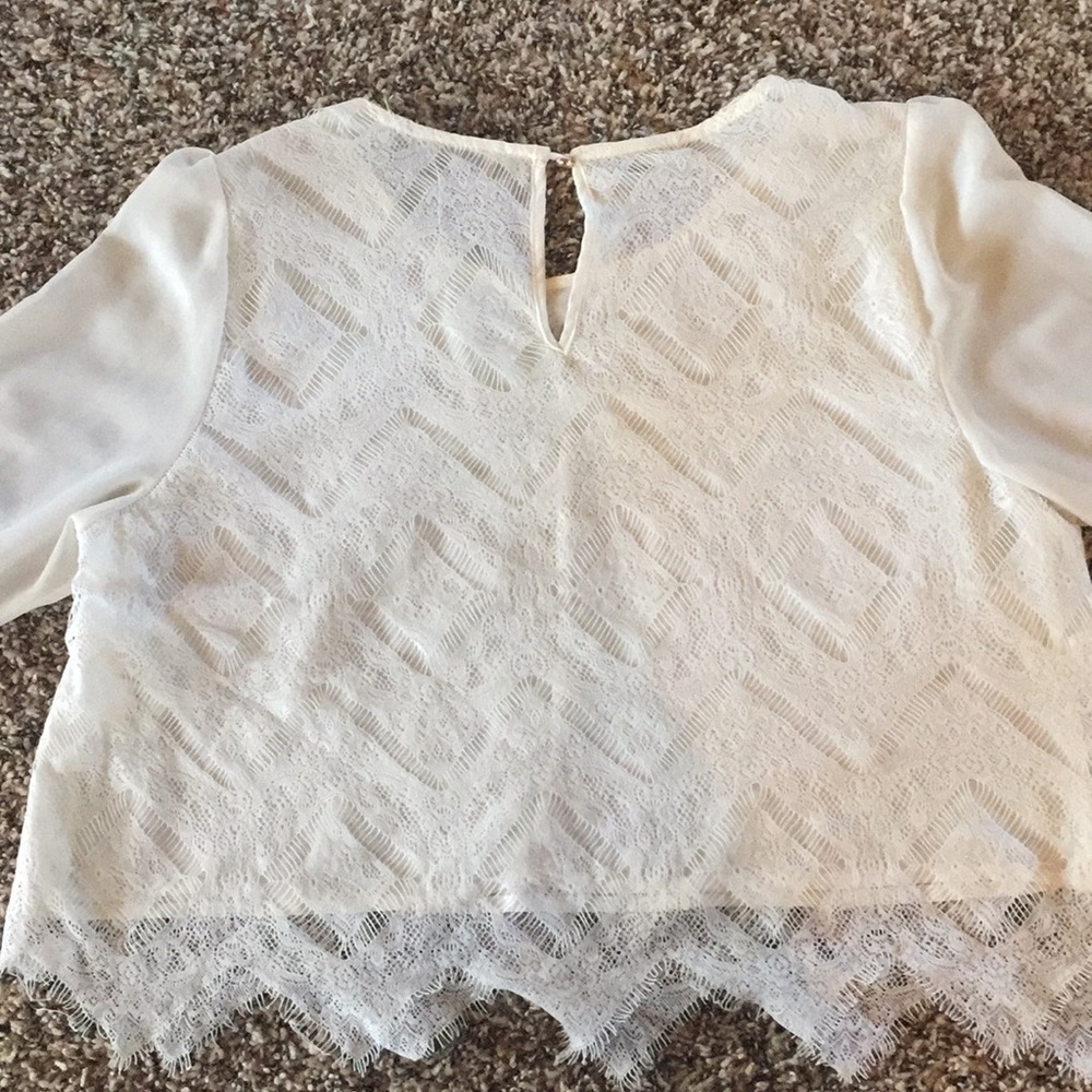 Khloe K lace long sleeve crop top - Picture 3 of 3
