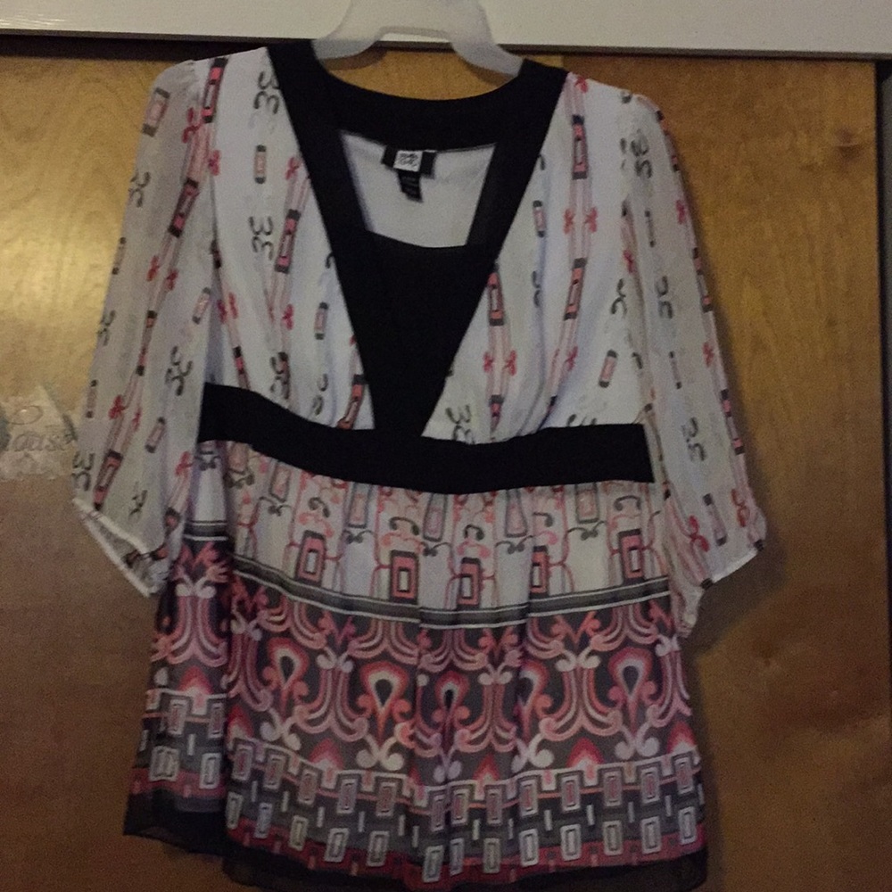 Super cute tunic style top