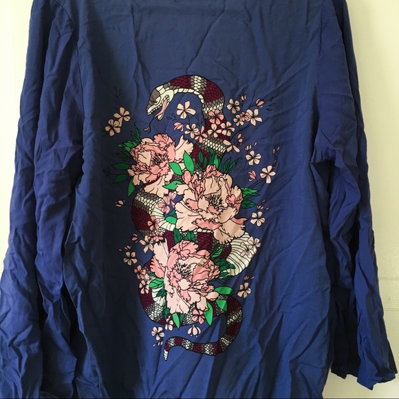 Blue Kimono w/ Snake graphic | CottonOn - Picture 2 of 4