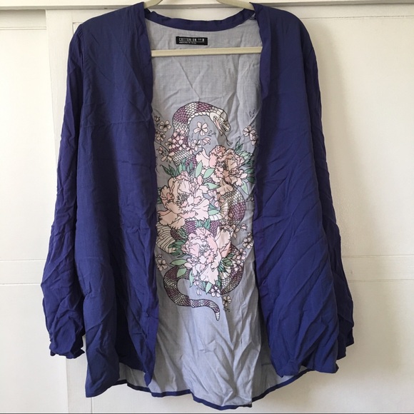 Blue Kimono w/ Snake graphic | CottonOn - Picture 4 of 4