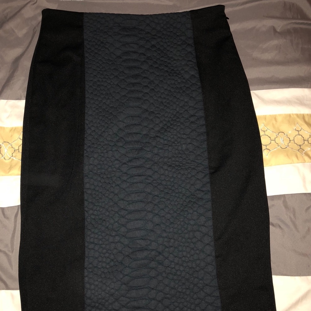 Stretch Gray Snake 🐍 Print ✏️ Pencil Skirt