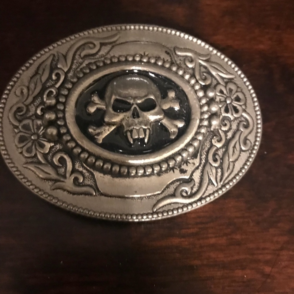 Skull belt buckle for the urban cowboy☠️🦄