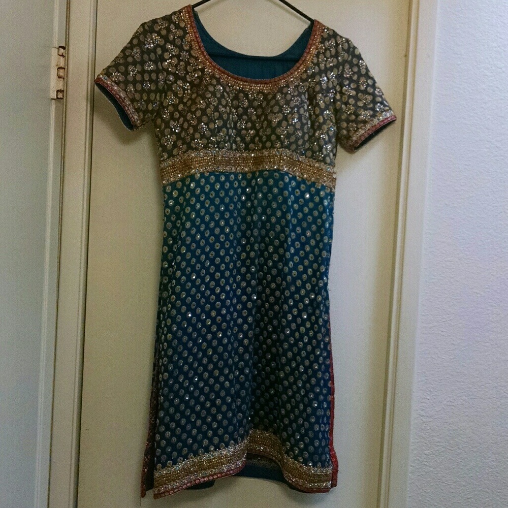 Indian salwar kameez