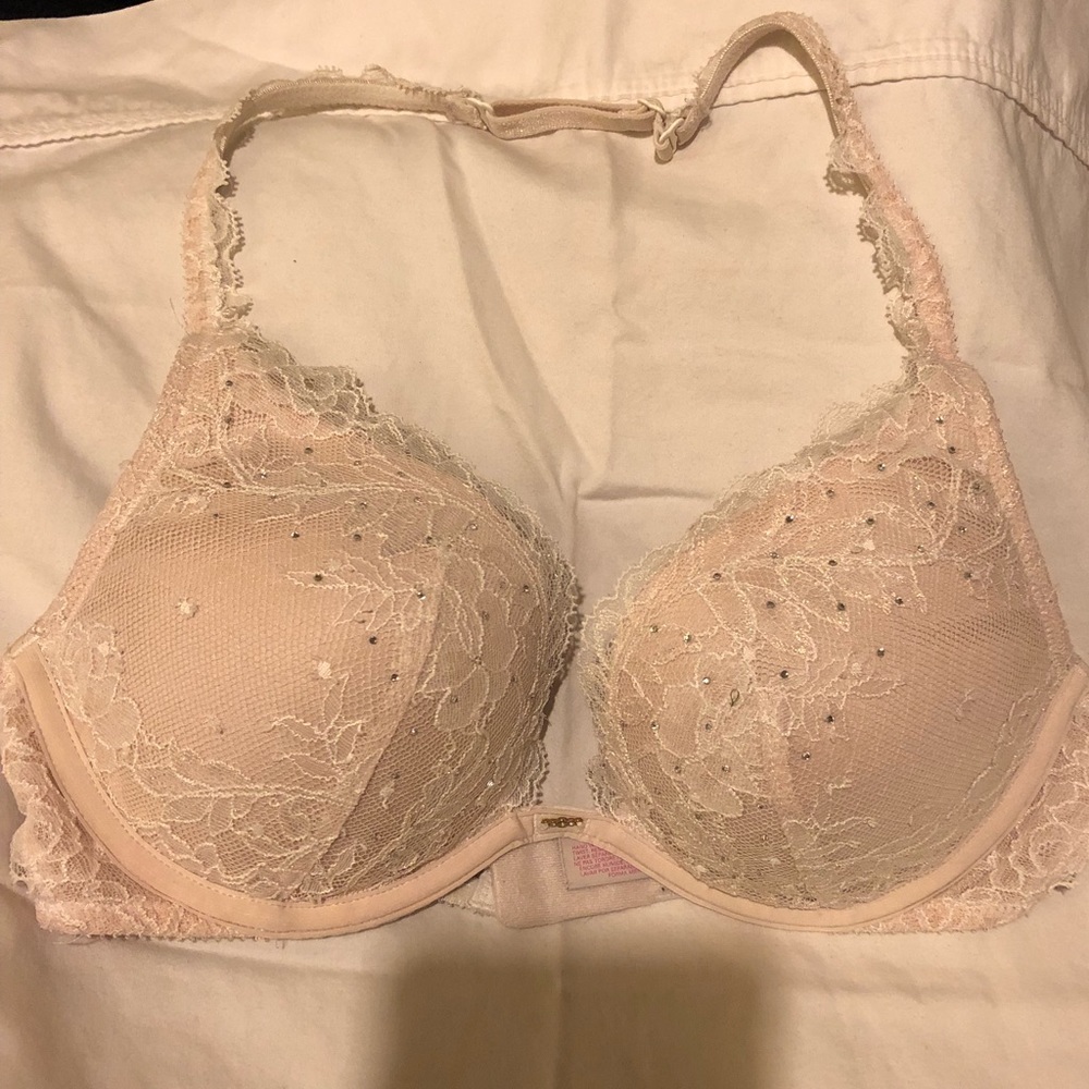 32C - VICTORIAS SECRET PLUNGE PUSH-UP