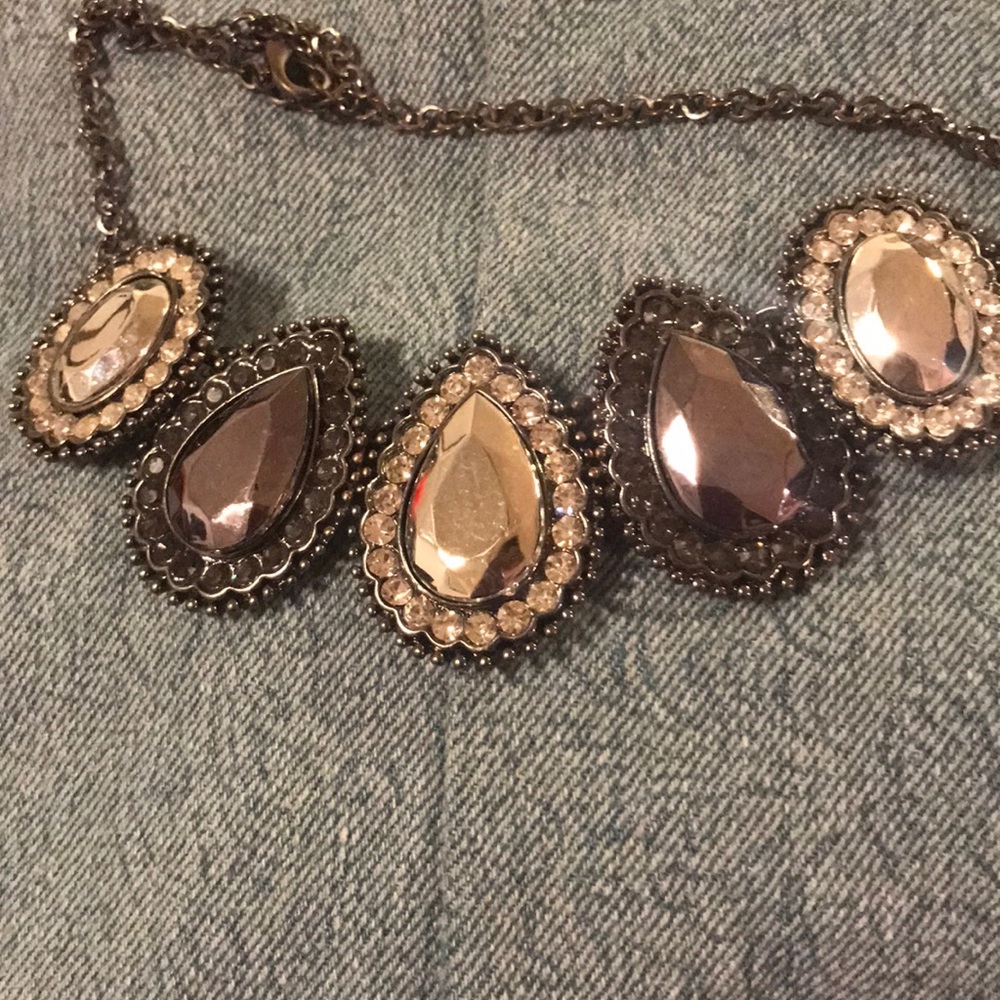 ‼️Must go! Necklace w/ patina silver & stones $13