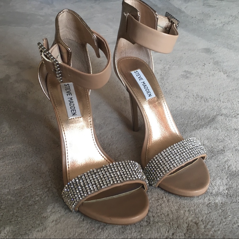 Steve Madden Nude & Gold Heels
