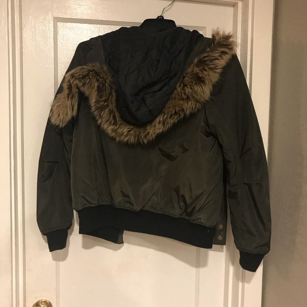 Green Bomber with faux fur lined hood - Picture 2 of 3