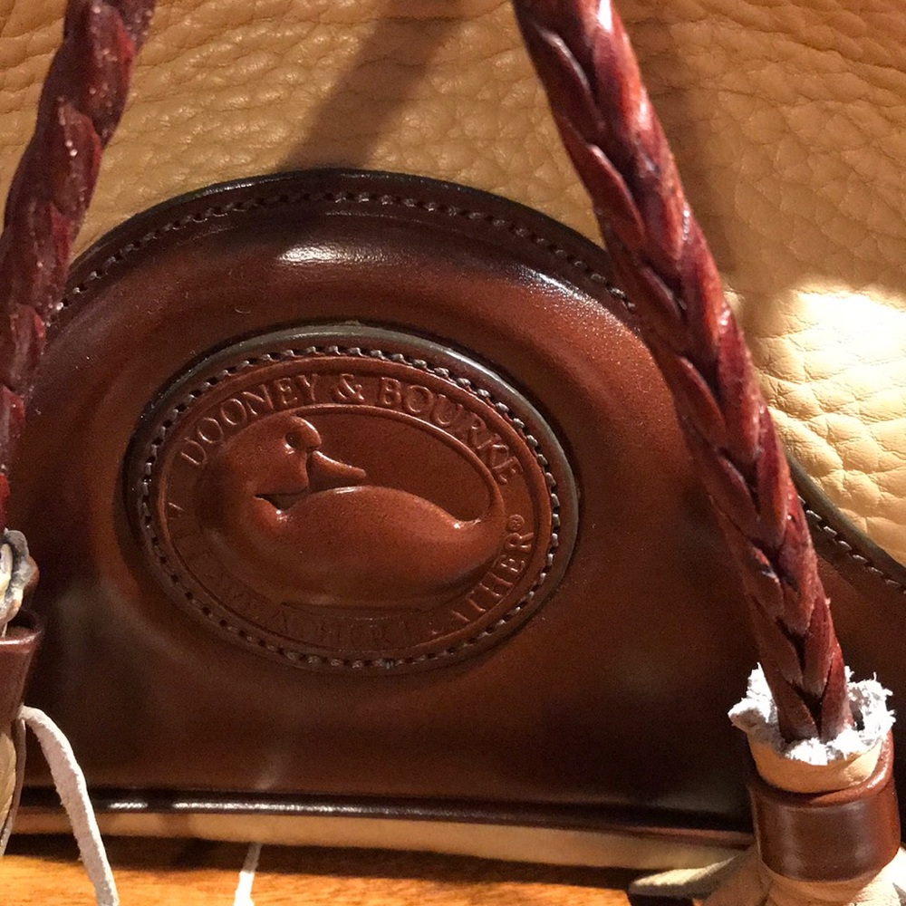 Dooney and Bourke Handbag - Picture 2 of 8