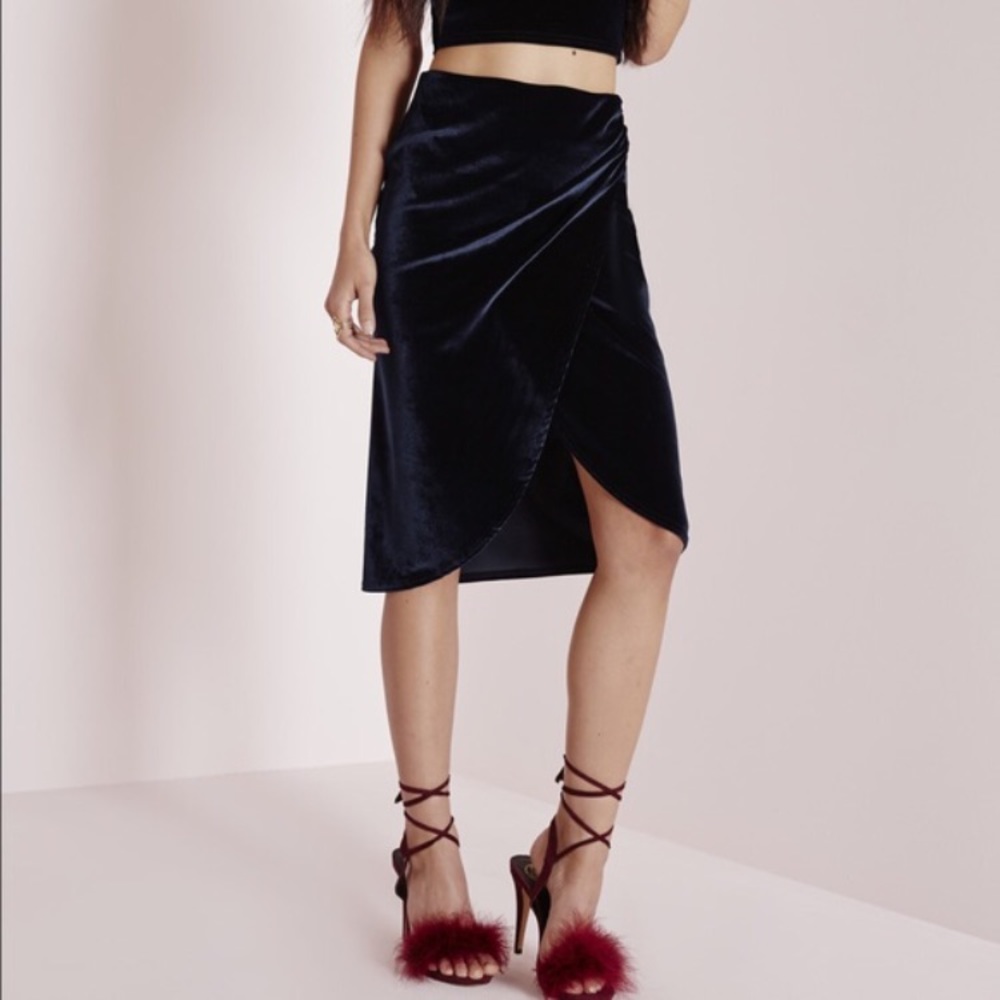 BNWT navy velvet skirt