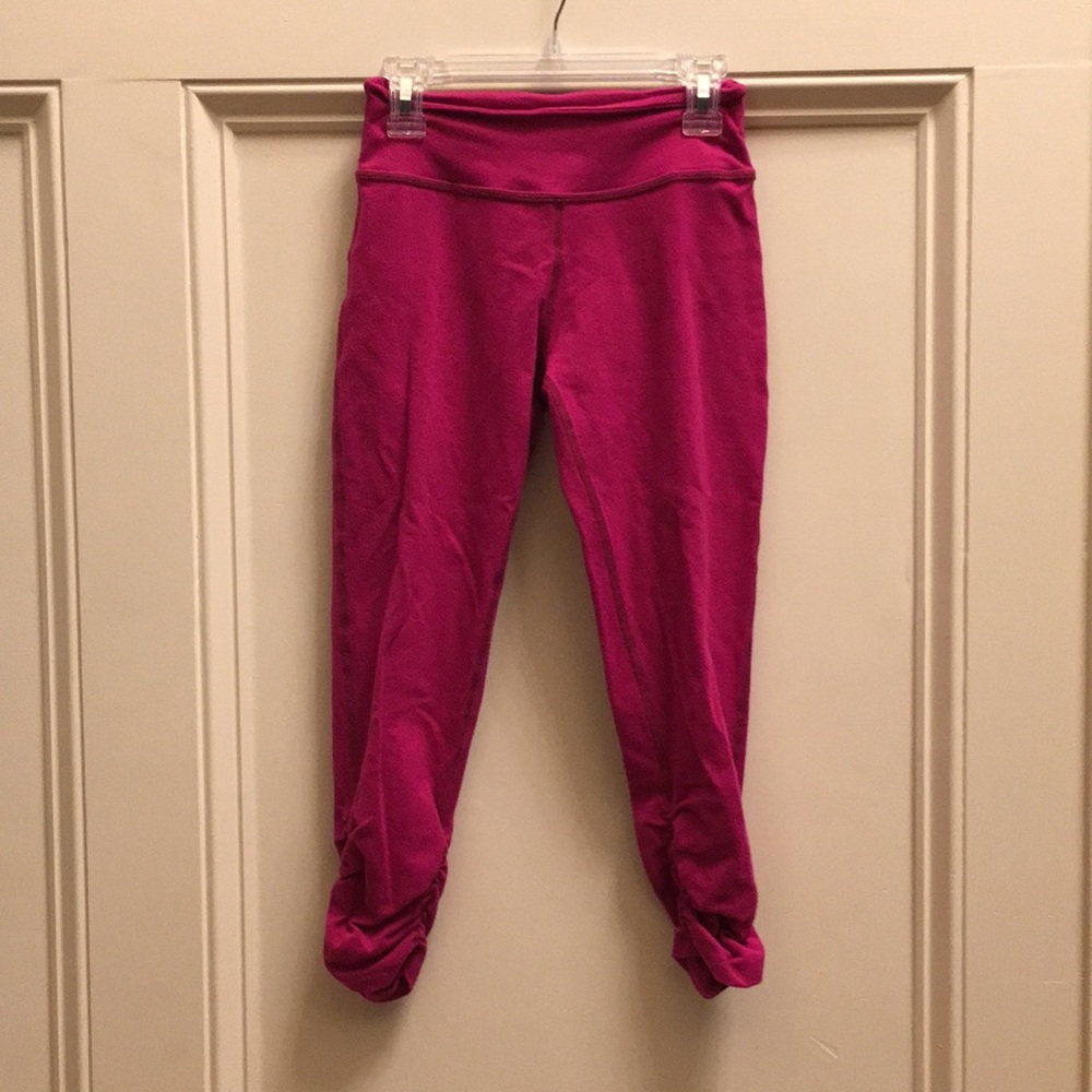 Beyond Yoga Essential Gathered Cropped Legging