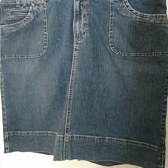 Code blue jean skirt - Picture 2 of 6