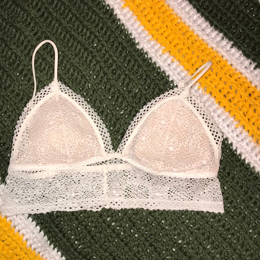 NWOT Victoria secret lace brallet