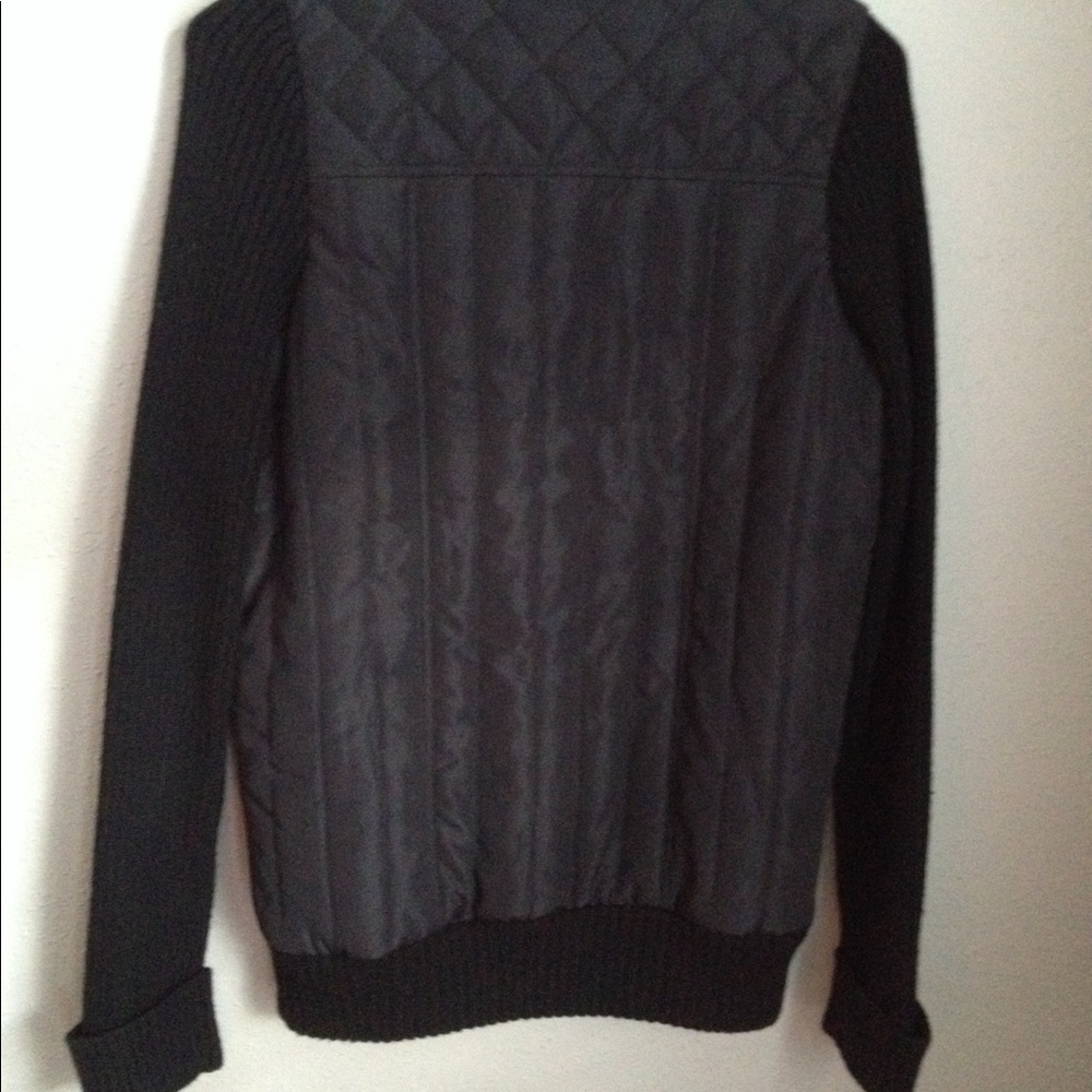 BCBG puffy jacket like new!! Make an Offer - Picture 4 of 8