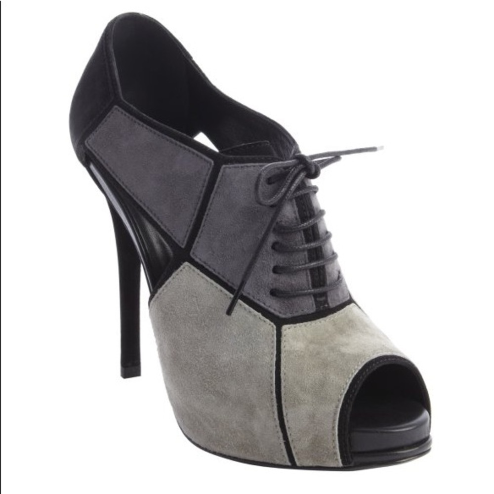 Roger Vivier Grey and black suede peep toe