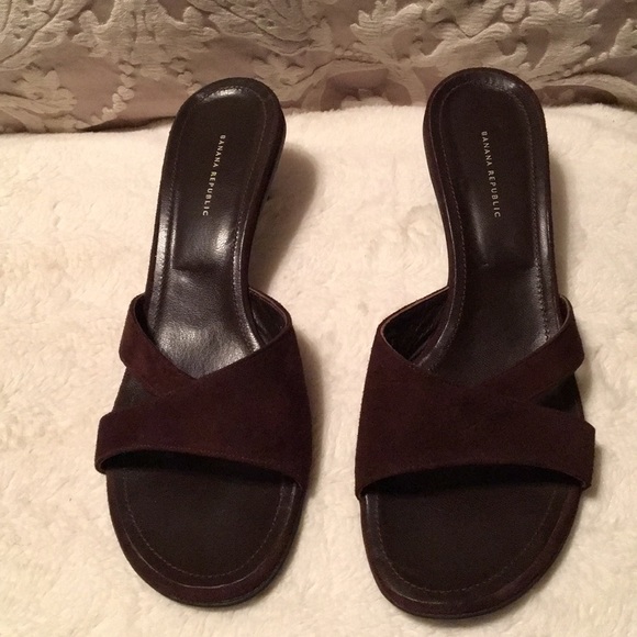 Suede chocolate brown shoes - low heel - Picture 3 of 6