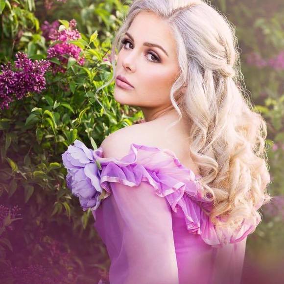 Meet your Posher, Victoria - Picture 1 of 1