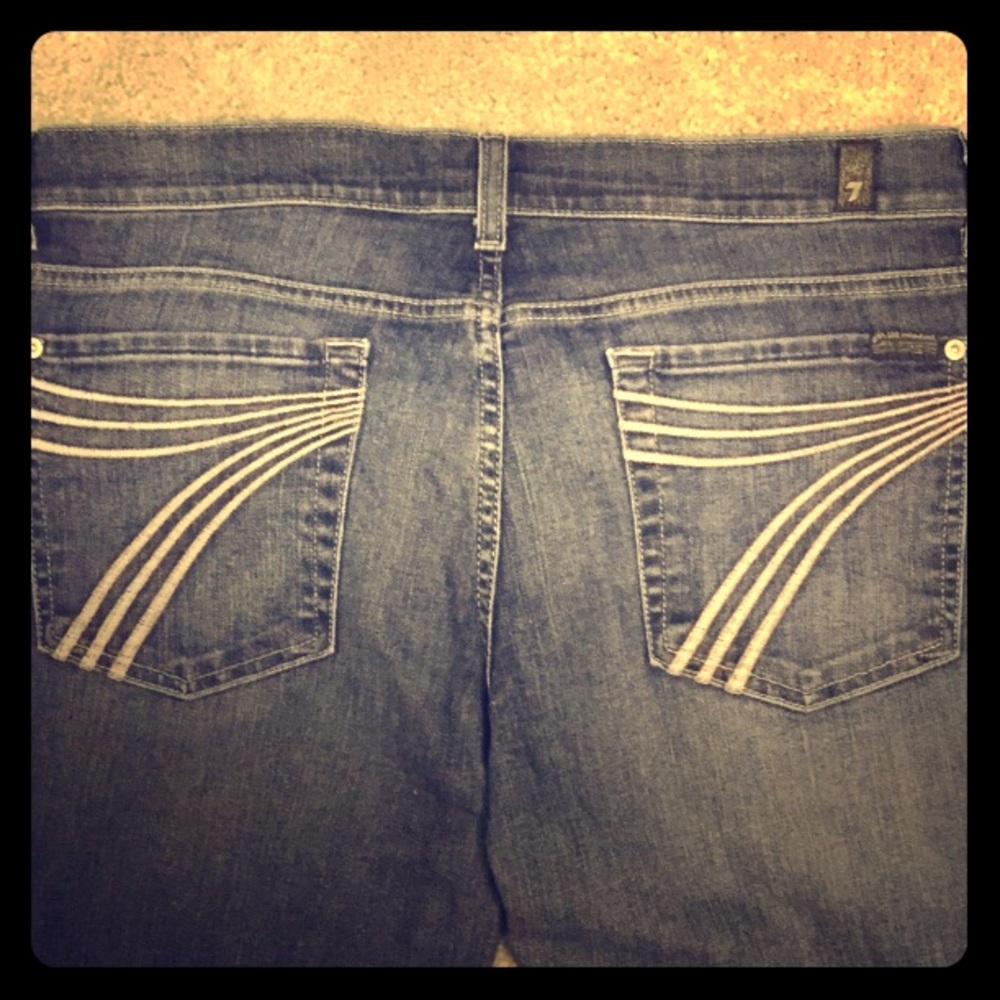 7 For All Mankind Dojos Size 32 Inseam is 36