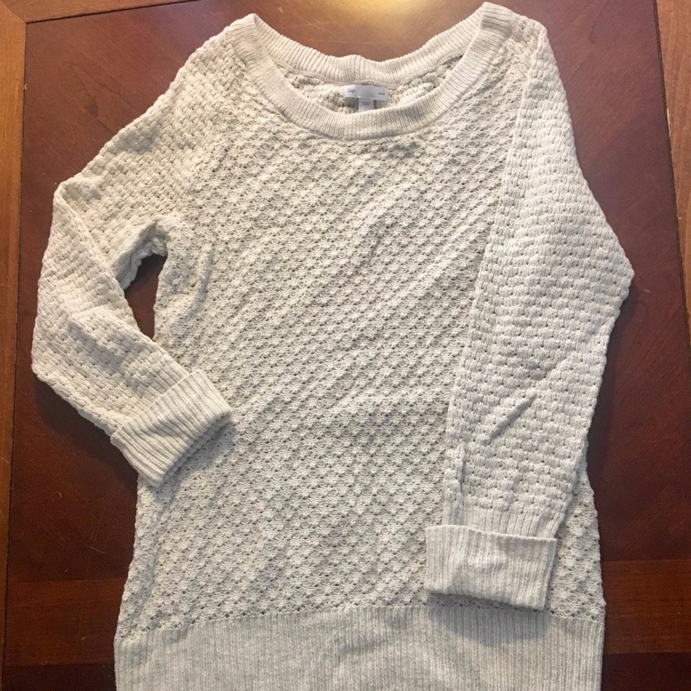 gap sweater
