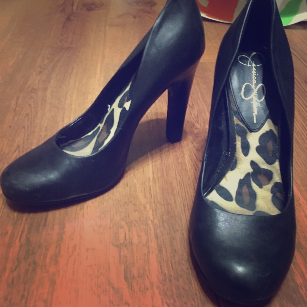 Jessica Simpson black leather heels