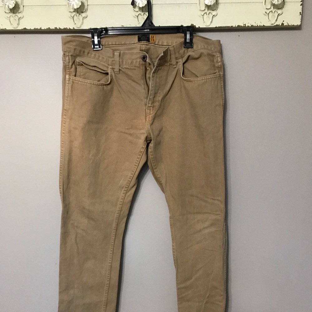 Men's khaki color jeans