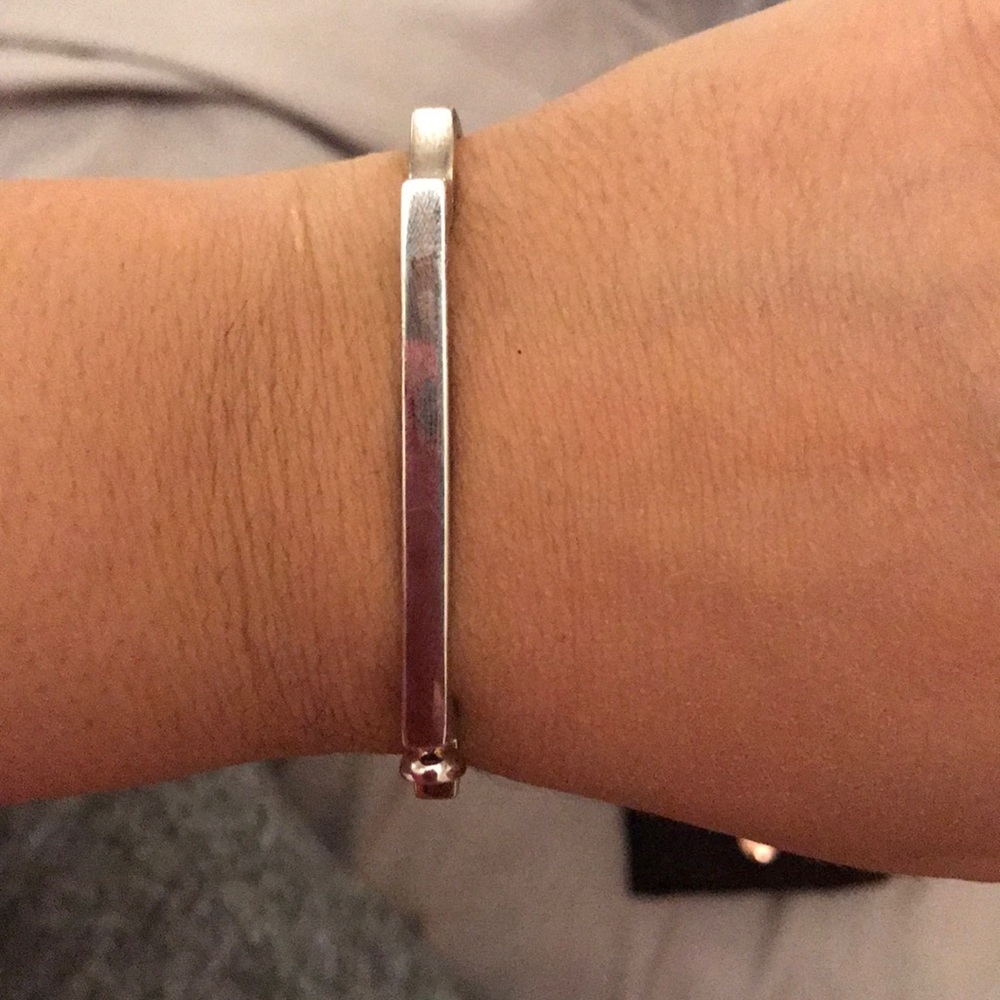 Silver clasp bracelet