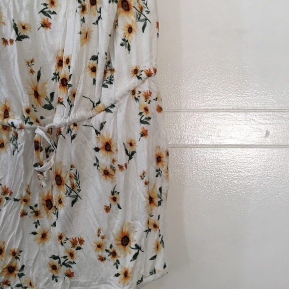 White Sunflower Print Romper | Forever21 - Picture 4 of 4