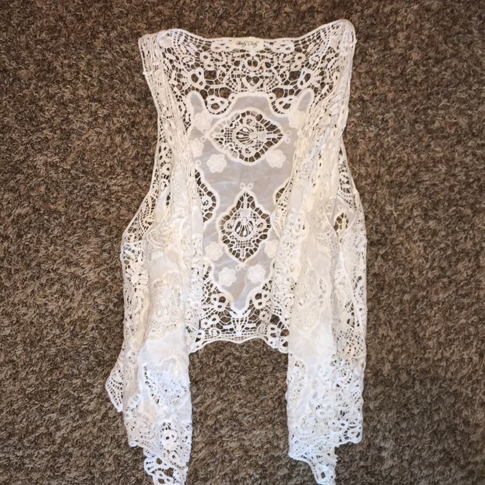 White lace shall