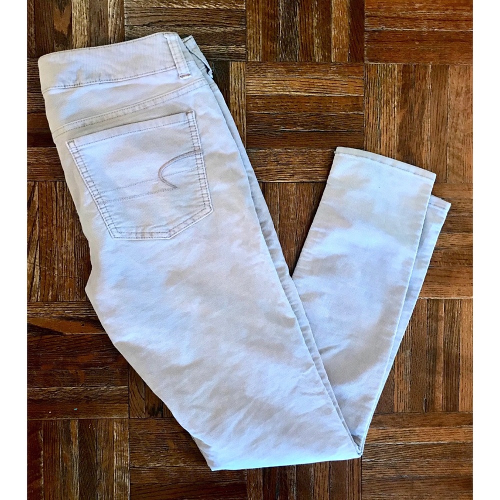 Size 6 American Eagle Cream Corderoid Skinnies