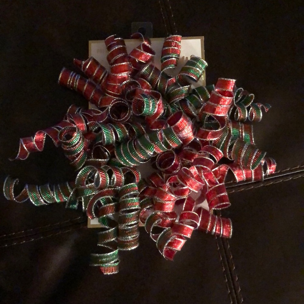 Reserved bows for Monia