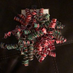 Reserved bows for Monia