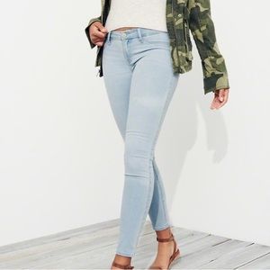 Hollister Light wash skinny jeans