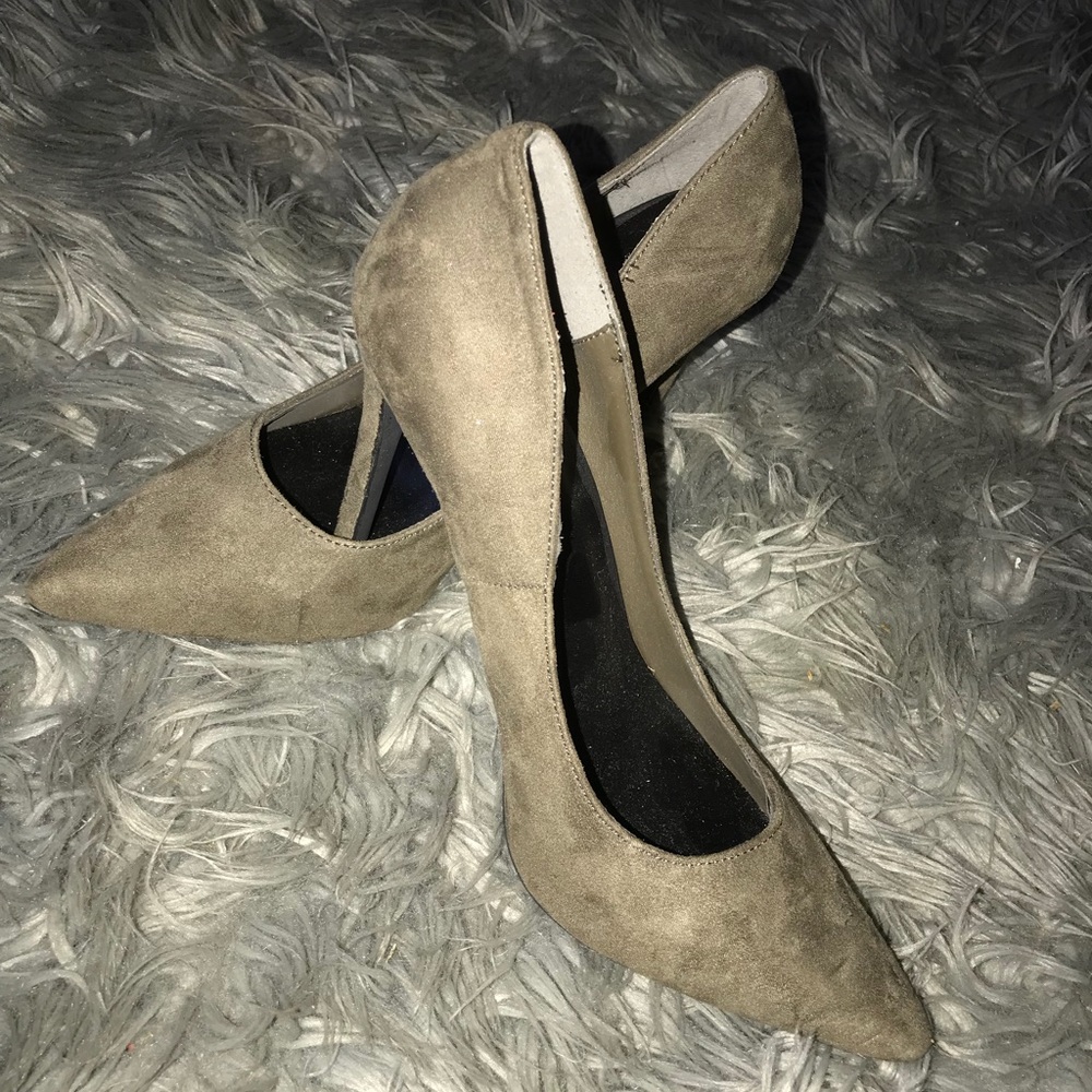 pointed army green suede heels