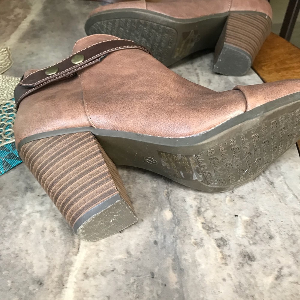 Tan 👢 - Picture 4 of 4