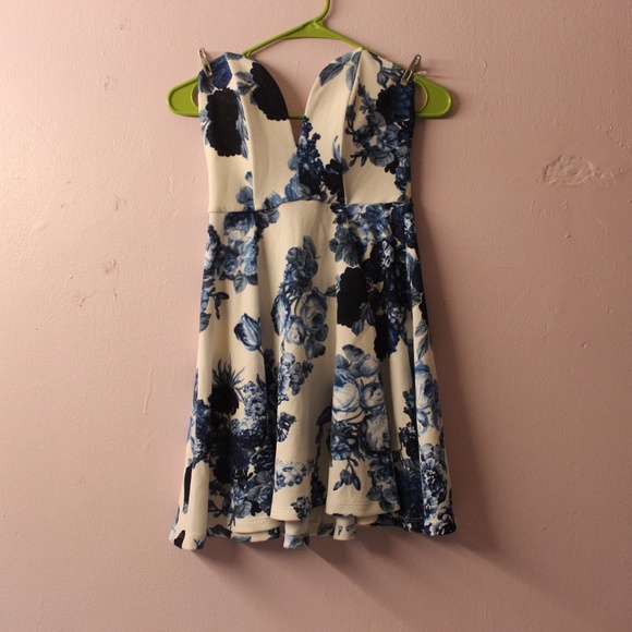 ❌SOLD❌ Lulus Strapless Blue Floral Dress - Picture 3 of 7