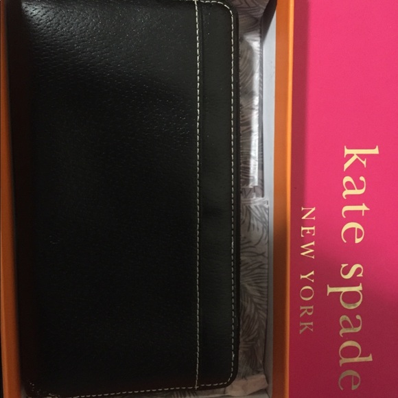 Kate Spade Zip Wallet - Picture 2 of 6