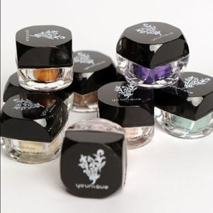 Set of 5 NIB Moodstruck Mineral Pigments.