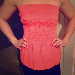 Super Cute strapless top.