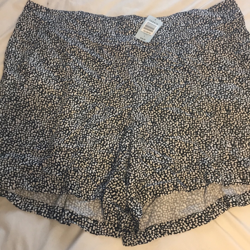 Torrid Elastic waist shorts