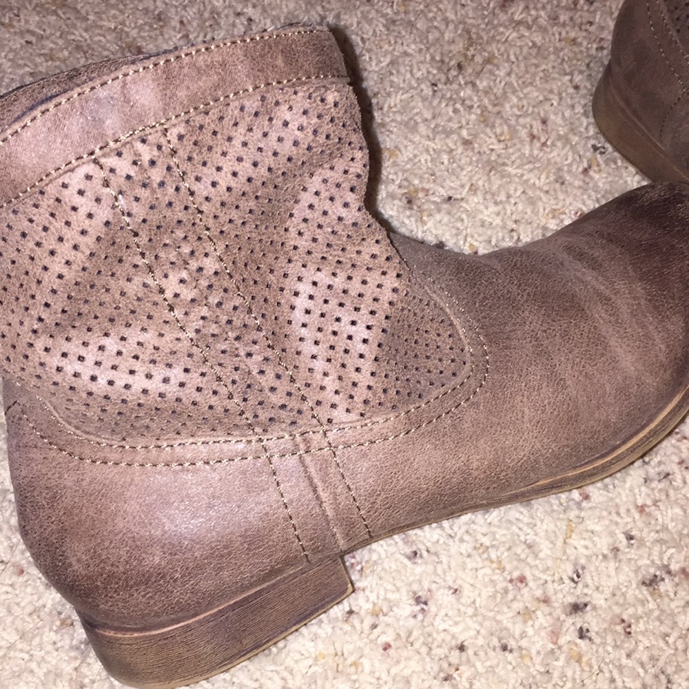 Tan booties from Roxy
