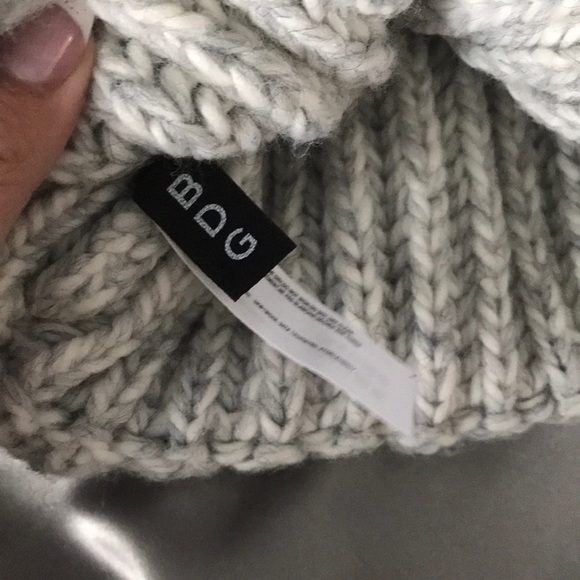 knit beanie - Picture 4 of 5