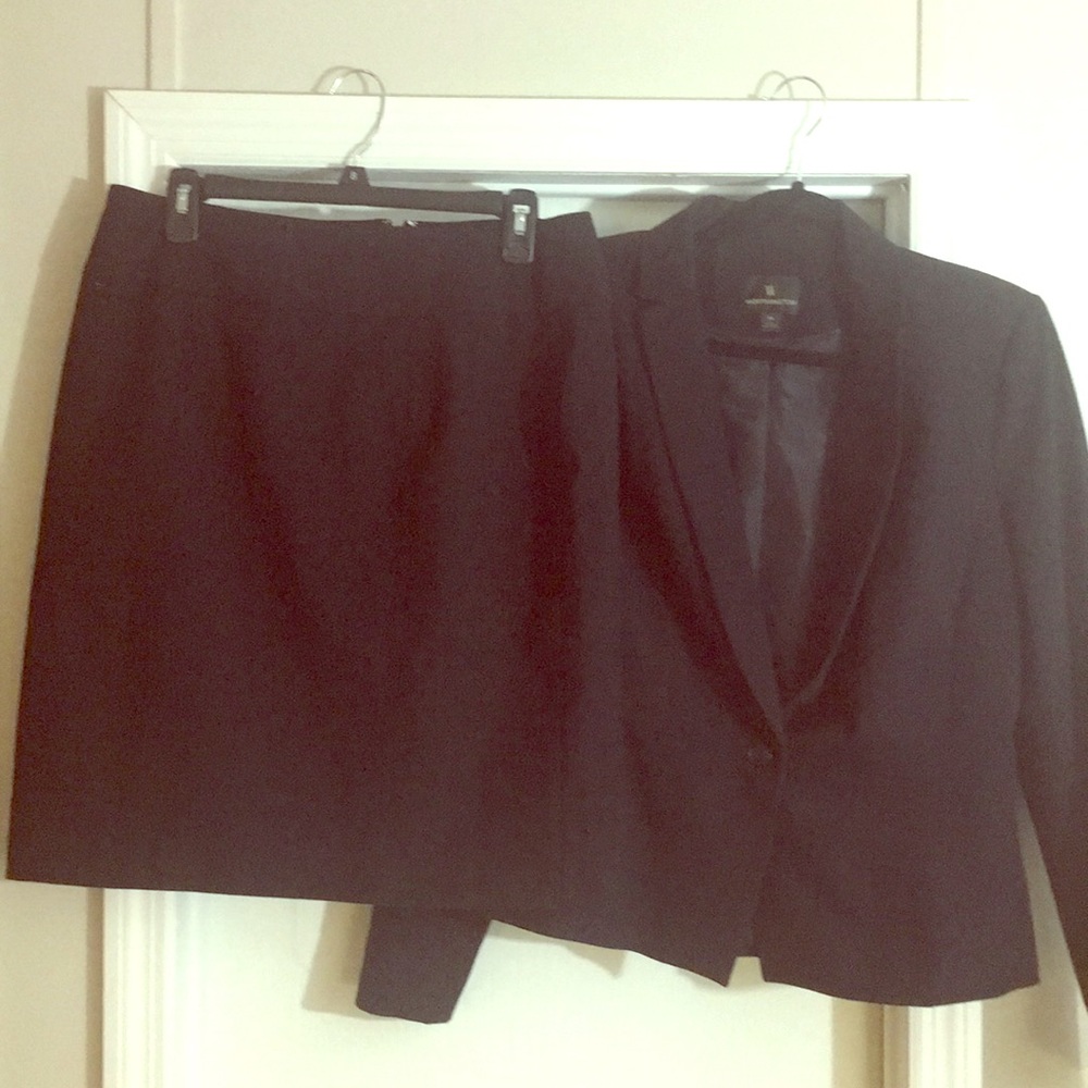 Worthington black skirt suit