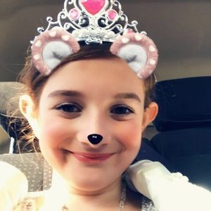 Meet your Posher, Manjola