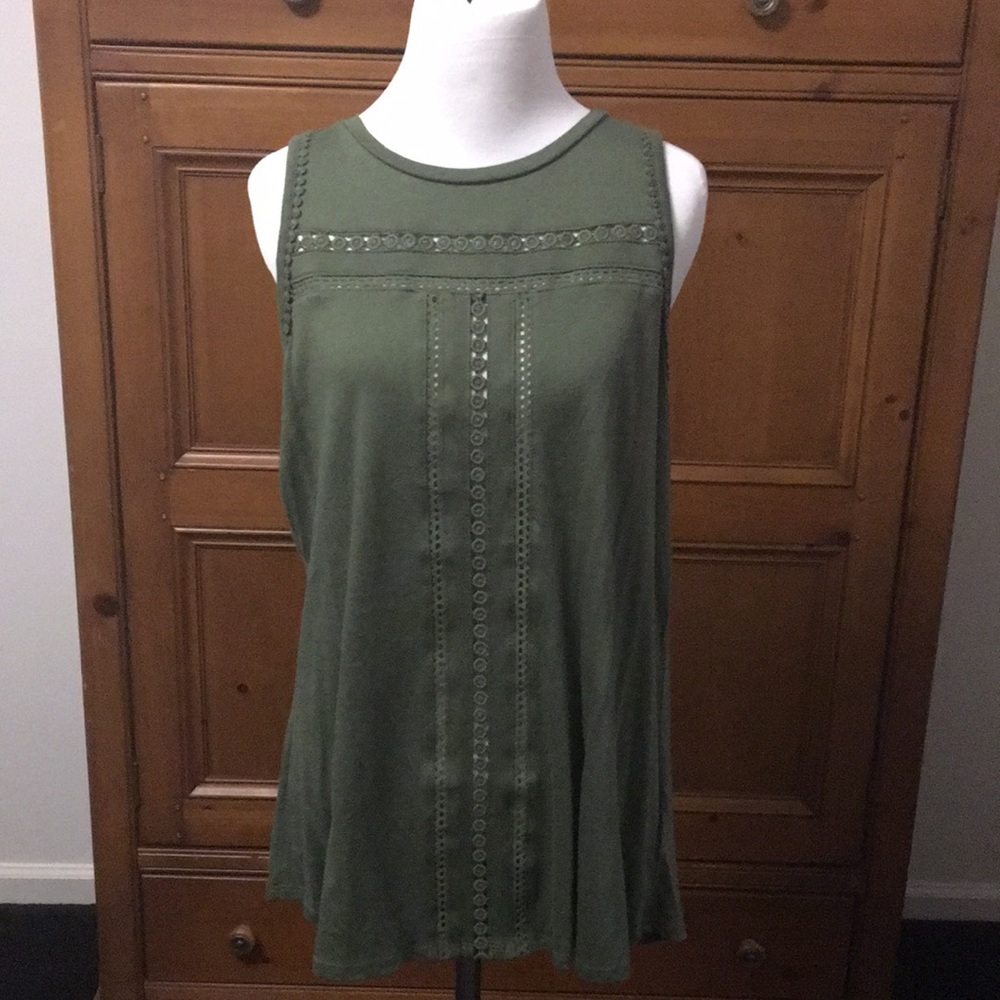 GAP sleeveless top