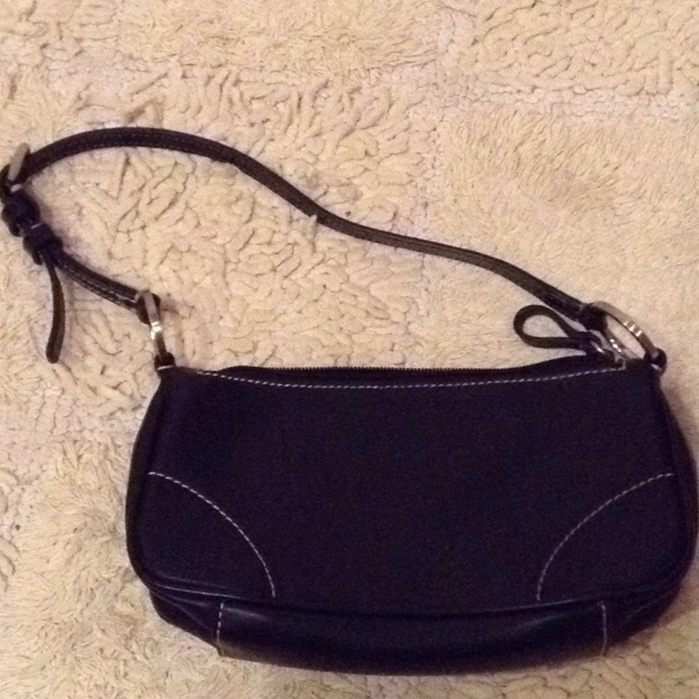 Nine West wristlet